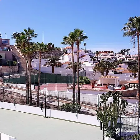 Апартаменти Frank Island Village *