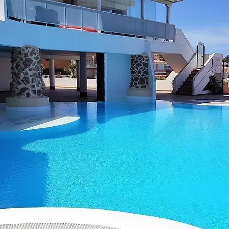 Апартаменти Frank Island Village Адехе